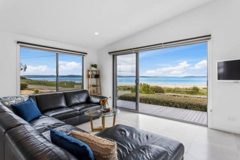 Seven Mile Beach House - Surf, Hike, Golf - Accommodation Brisbane 0
