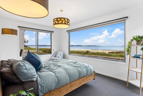 Seven Mile Beach House - Surf, Hike, Golf - Accommodation Brisbane 1