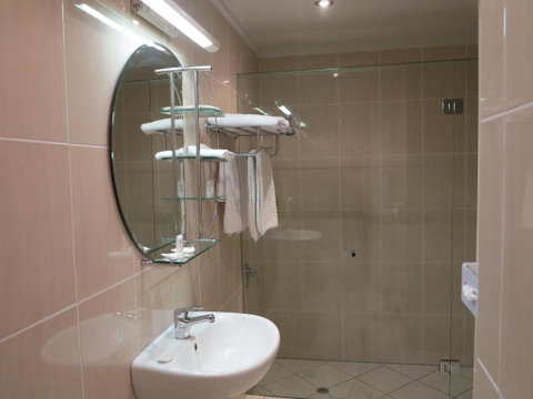 Shangri-La Gardens - Accommodation Brisbane 2
