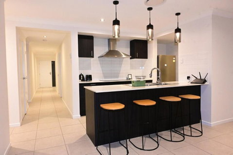 Spacious 4 Bedroom Retreat Fully Air Conditioned - Accommodation Brisbane 0