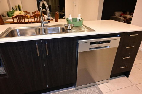 Spacious 4 Bedroom Retreat Fully Air Conditioned - Accommodation Brisbane 1
