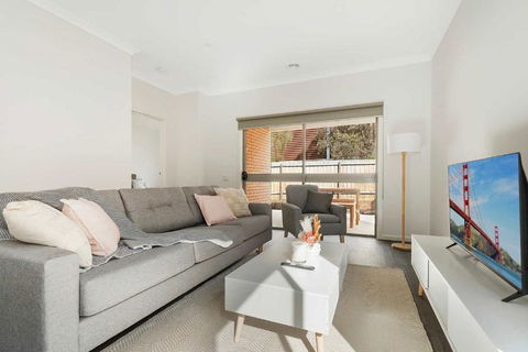 Spacious & Accessibly Friendly 3BR Home In Darley - Accommodation Brisbane 0