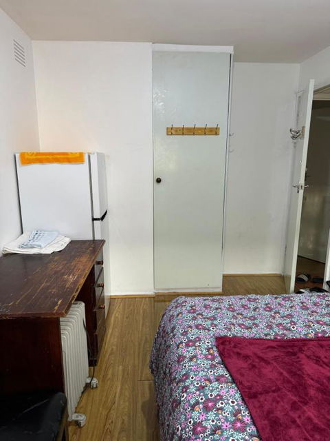 Springvale Couple Room With Shared Bathroom - Accommodation Brisbane 1