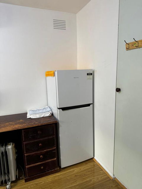 Springvale Couple Room With Shared Bathroom - Accommodation Brisbane 3