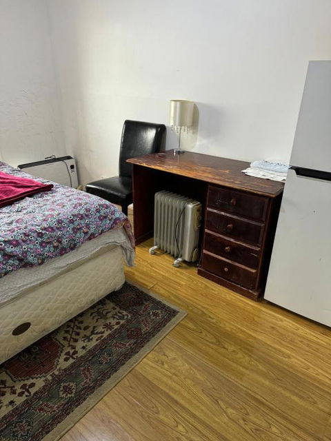 Springvale Couple Room With Shared Bathroom - Accommodation Brisbane 2