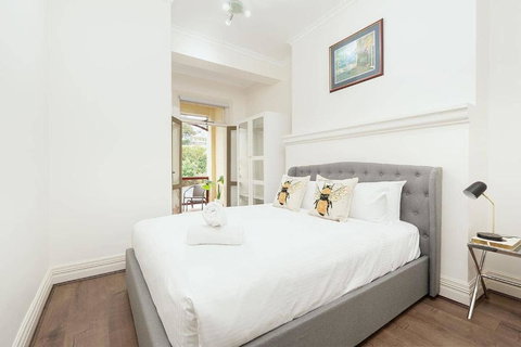 STUNNING SYDNEY HOME 8 - Accommodation Brisbane 1