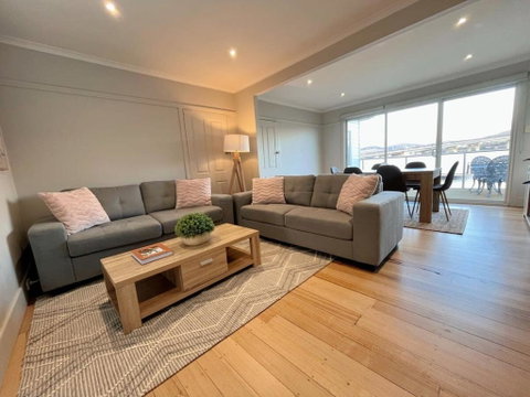 The Bridge Seaside Riveting House At Rose Bay - Accommodation Brisbane 1