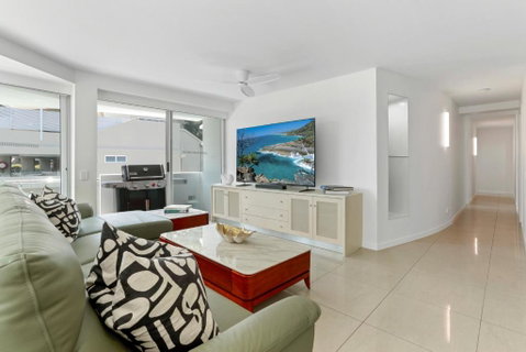 The Cove Noosa - Apartment 9 - Accommodation Brisbane 2