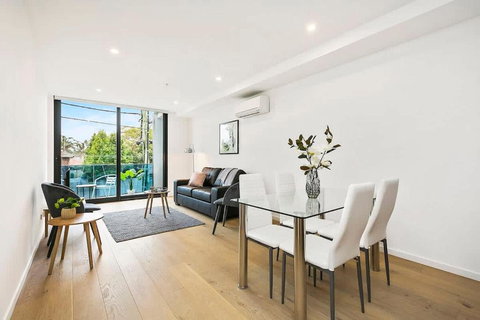 The Even Apartment In Carnegie With Parking - Accommodation Brisbane 2