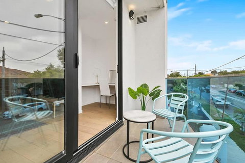 The Even Apartment In Carnegie With Parking - Accommodation Brisbane 3