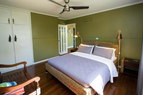 Beachside Cottages - Accommodation Brisbane 3