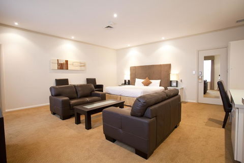 Beau Monde International - Accommodation Brisbane 1