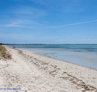 Beautiful Beachfront Apartment at Capel Sound - Accommodation Brisbane