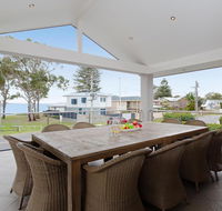 Beauty and the Beach' 88 Foreshore Drive - large home with WIFI  water views - Accommodation Brisbane