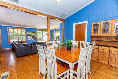 Best Central House - SLEEPS 11 !! - Accommodation Brisbane 0
