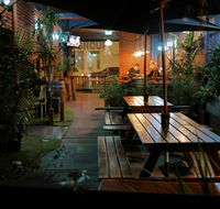 Bev and Mick's International Backpackers at Mcmahon's - Accommodation Brisbane
