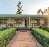 Birds 'n' Bloom Cottages - Accommodation Brisbane
