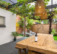 Blackbird at Arlo's - The heart of Glenelg - Wifi - Accommodation Brisbane
