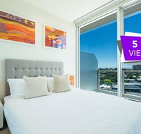 Blue Moon at Watson - Wifi - Gym - Pool - Cafe - Accommodation Brisbane