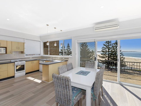 Blue Pacific 8 - Accommodation Brisbane 0