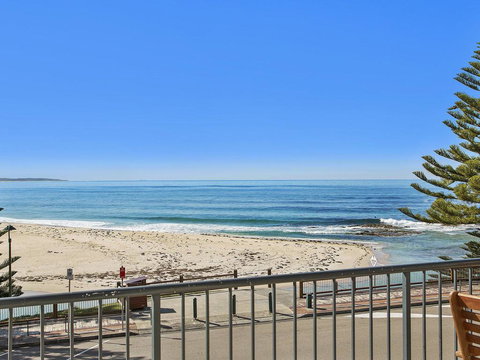 Blue Pacific 8 - Accommodation Brisbane 1