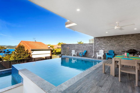 Blue Water Splendour - Infinity Pool And Amazing Views!! - Accommodation Brisbane 1