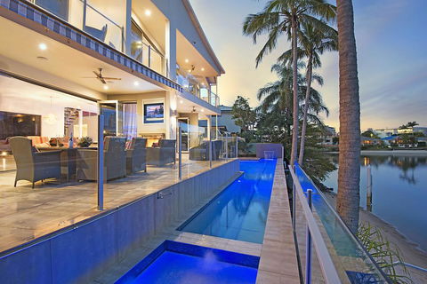 Blue Waters Retreat - Accommodation Brisbane 0