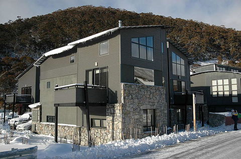 Blues Air 1 - Accommodation Brisbane 0