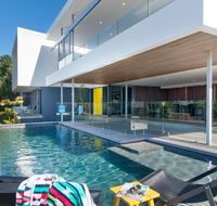 Bluey's Beach House - 5 Bedroom - Accommodation Brisbane