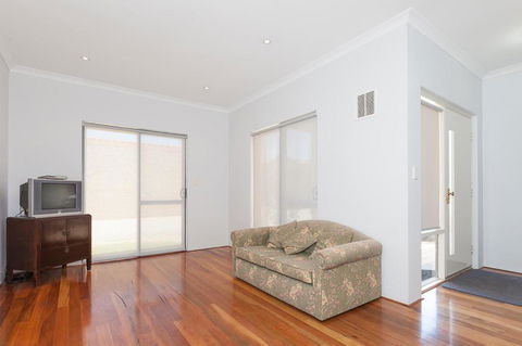 The Lane, Doubleview - Accommodation Brisbane 1