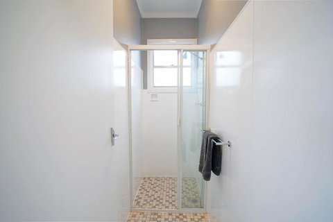 The Platypus Accommodation & Cafe - Accommodation Brisbane 3