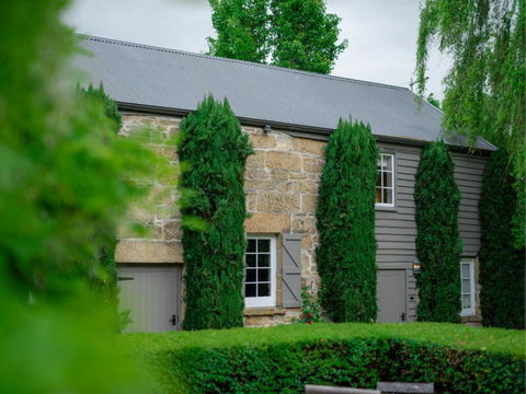 The Red Feather Inn - Accommodation Brisbane 2