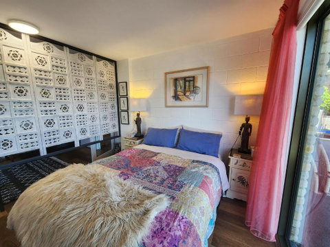 Waterfront Abode - 2 Bedrooms - Accommodation Brisbane 3