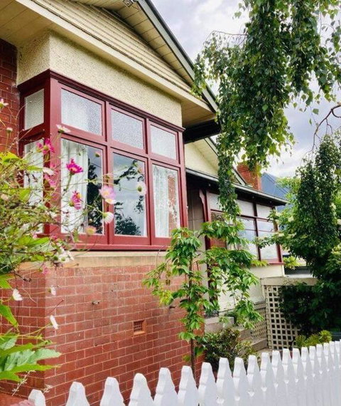 Warwick St Retreat! 3 Bedroom House With Parking - Accommodation Brisbane 0