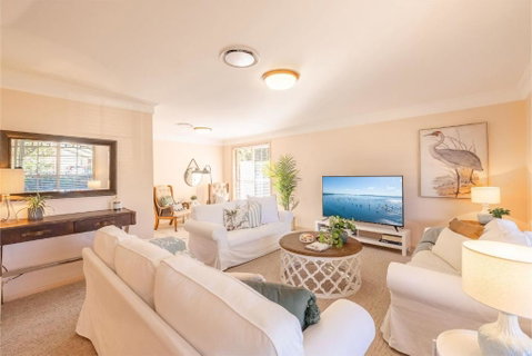 White Sands, 14 Whitesands Road - Pet Friendly & Air Con - Accommodation Brisbane 1