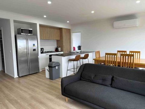 Wonderful Jubilee Estate House - Accommodation Brisbane 0