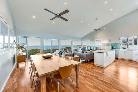 A Surfers Paradise At Chiton Rocks Pets Welcome - Accommodation Brisbane 4