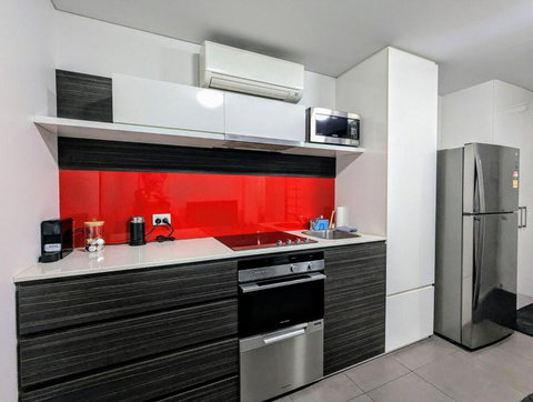 Zen Vibe, Entire Apt, With Study Room, Wifi, Central, Cafe - Accommodation Brisbane 1