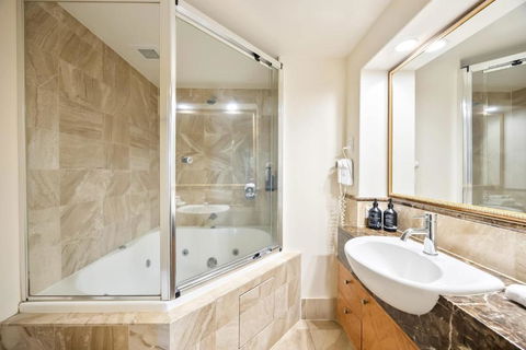 ZANZ205- Exclusive Outdoor Spa With Ocean Glimpses - Accommodation Brisbane 3