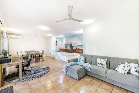 ZEN FORESHORE Cozy 2-BR, 2-BA Holiday Home + Pool - Accommodation Brisbane 0