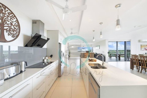 ZEN LUXURY: 2-Story 4-BR Penthouse In Darwin City With Mindal Markets & Harbour Views - Accommodation Brisbane 0