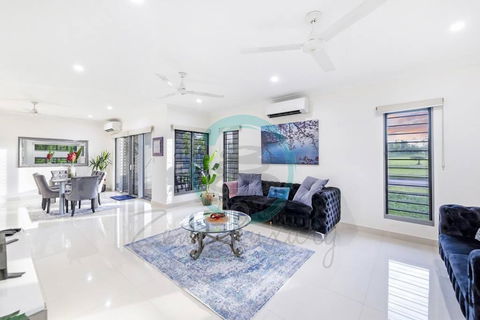 Zenhouse: Stylish Muirhead Home Near Park/Hospital - Accommodation Brisbane 0