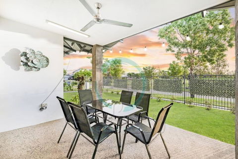 Zenhouse: Stylish Muirhead Home Near Park/Hospital - Accommodation Brisbane 1