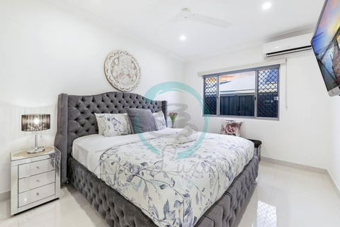 Zenhouse: Stylish Muirhead Home Near Park/Hospital - Accommodation Brisbane 3
