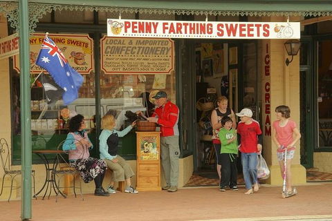 2-Day Wave Rock, York, Wildflowers & Aboriginal Experience - Accommodation Brisbane 4