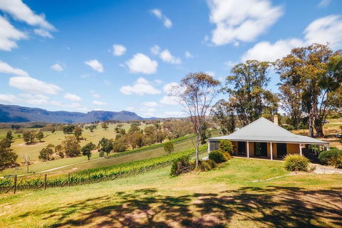 Luxury Blue Mountains Tour With Aussie BBQ Lunch And Wine Tasting - Accommodation Brisbane 5